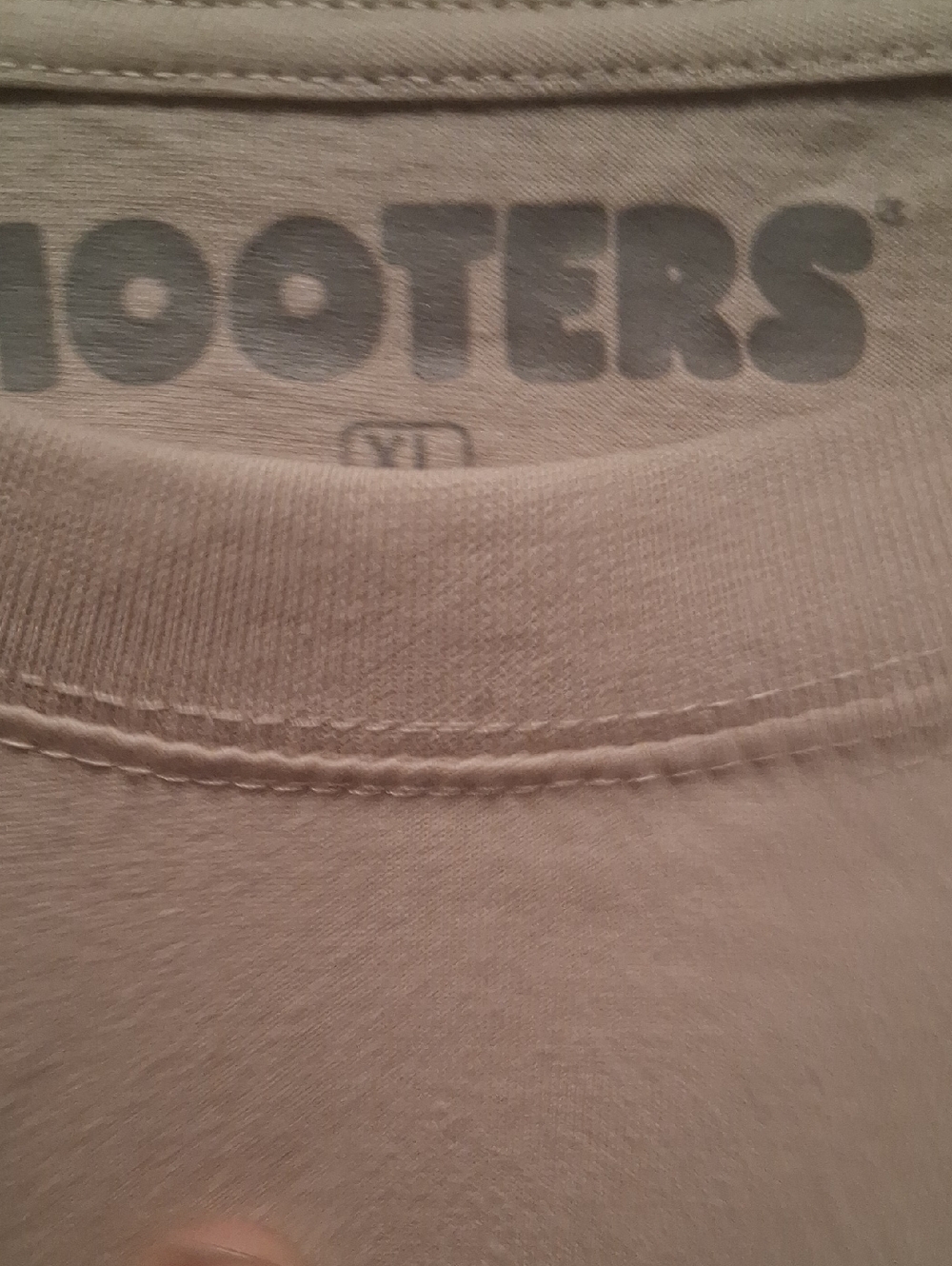 Hooters Tan Crewneck TShirt XL w USA themed Graphics